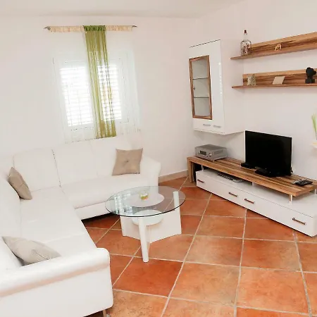 Villa Povlja * פובליה